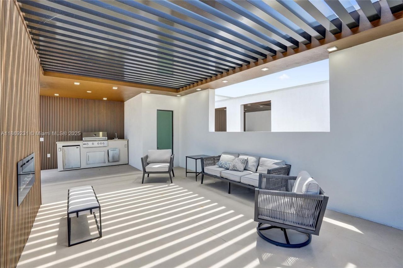 1825 NE 26th Ave, Unit C, Fort Lauderdale, FL 33305 Photo