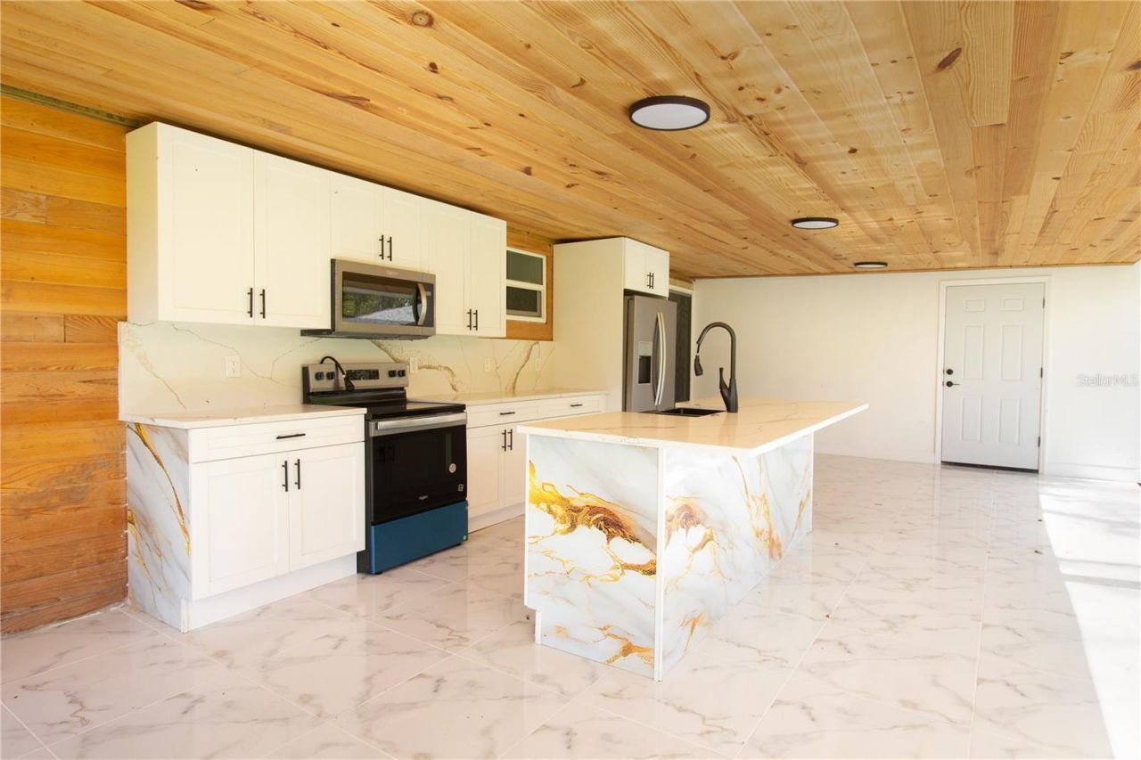 39912 Jerry Rd, Zephyrhills, FL 33540 Photo