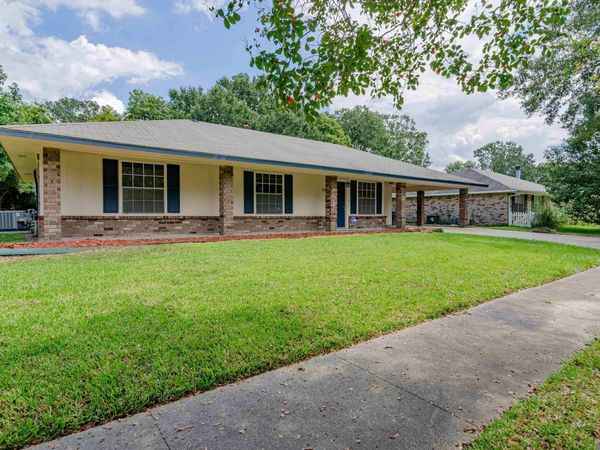 3033 Caroljack Dr, Baton Rouge, LA 70816
