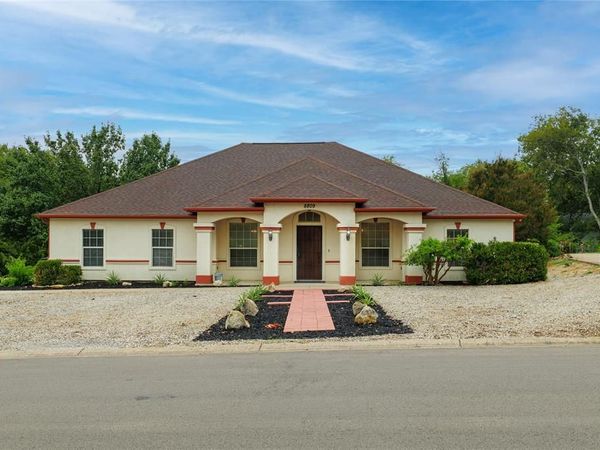 8809 Glen Hollow Drive, Fort Worth, TX 76179