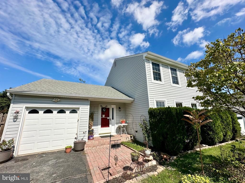 10715 Hunters Chase Lane, Damascus, MD 20872 Main Photo