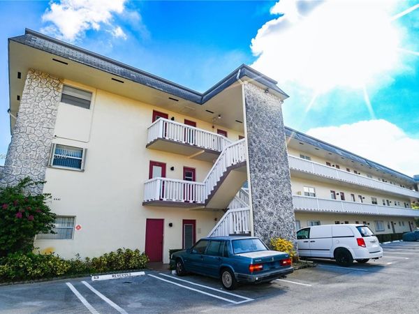 4441 NW 16th St, Unit J301, Lauderhill, FL 33313