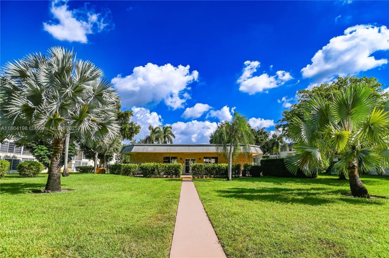 4441 NW 16th St, Unit J301, Lauderhill, FL 33313 Photo