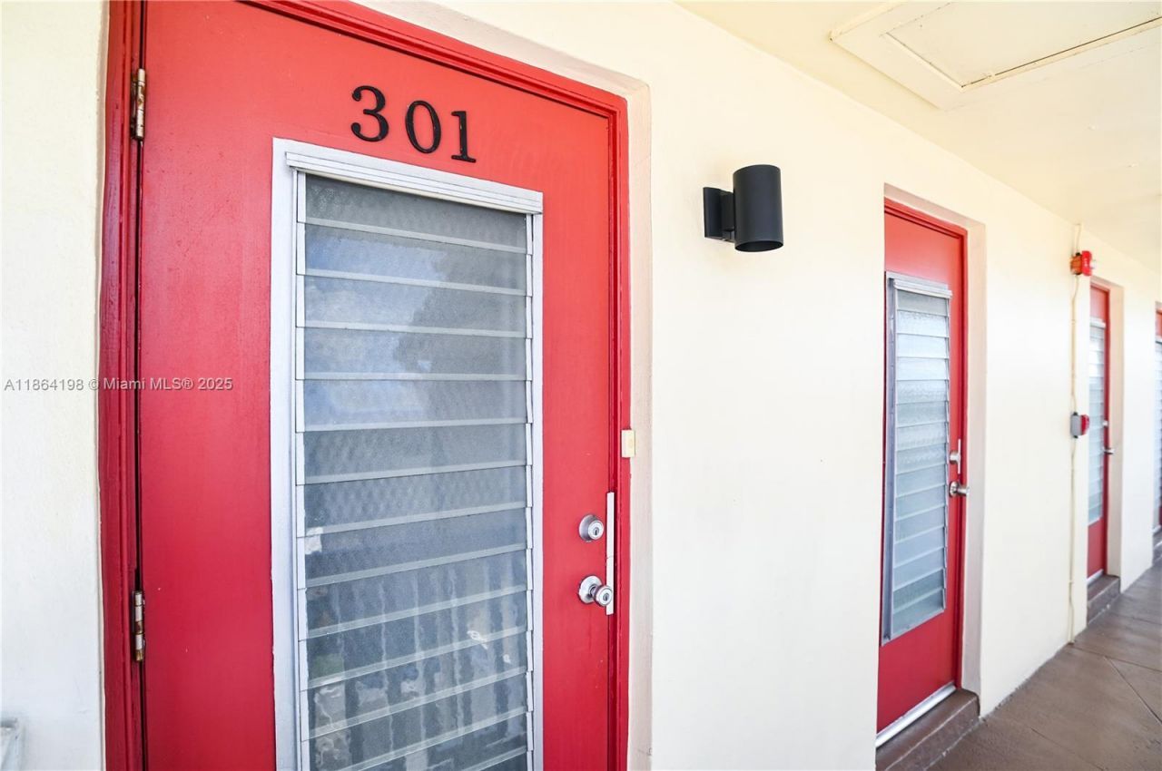 4441 NW 16th St, Unit J301, Lauderhill, FL 33313 Photo