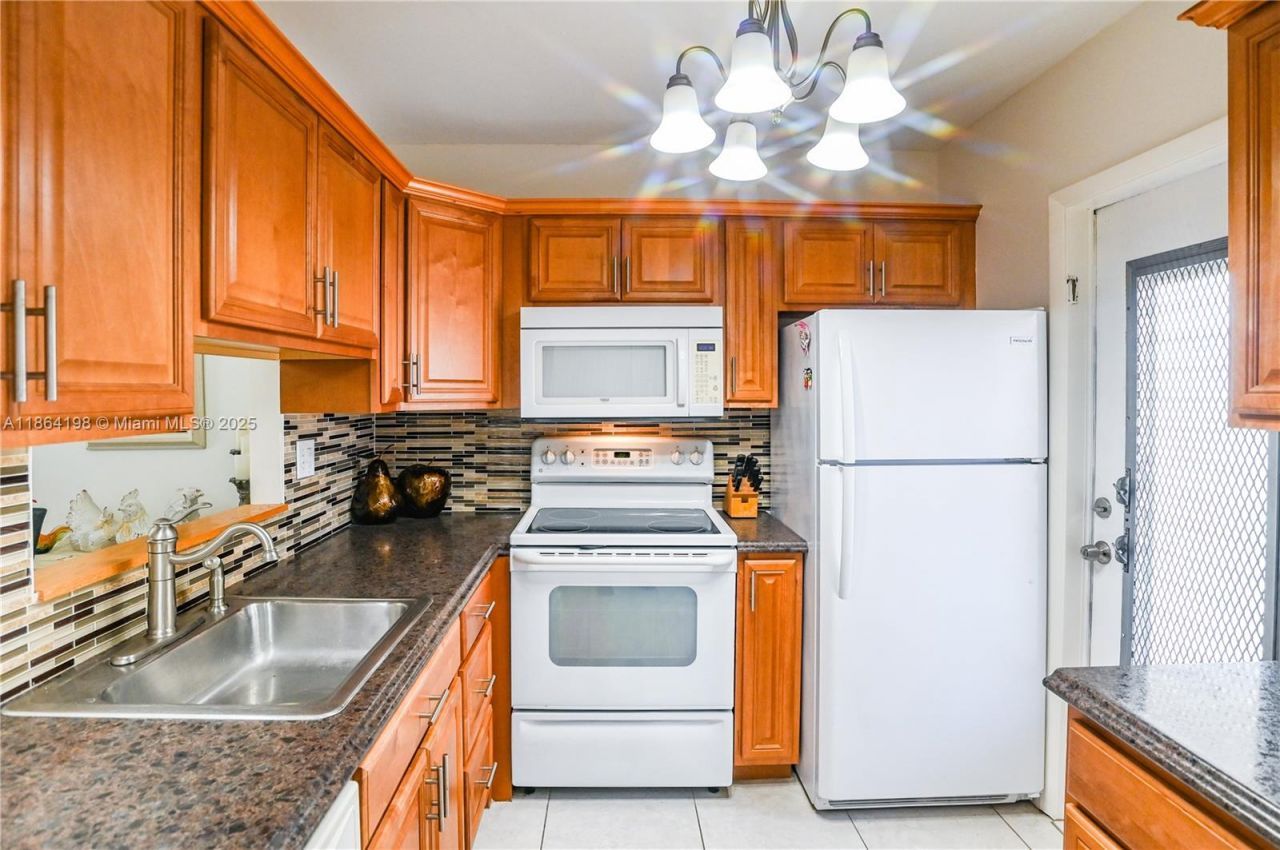 4441 NW 16th St, Unit J301, Lauderhill, FL 33313 Photo