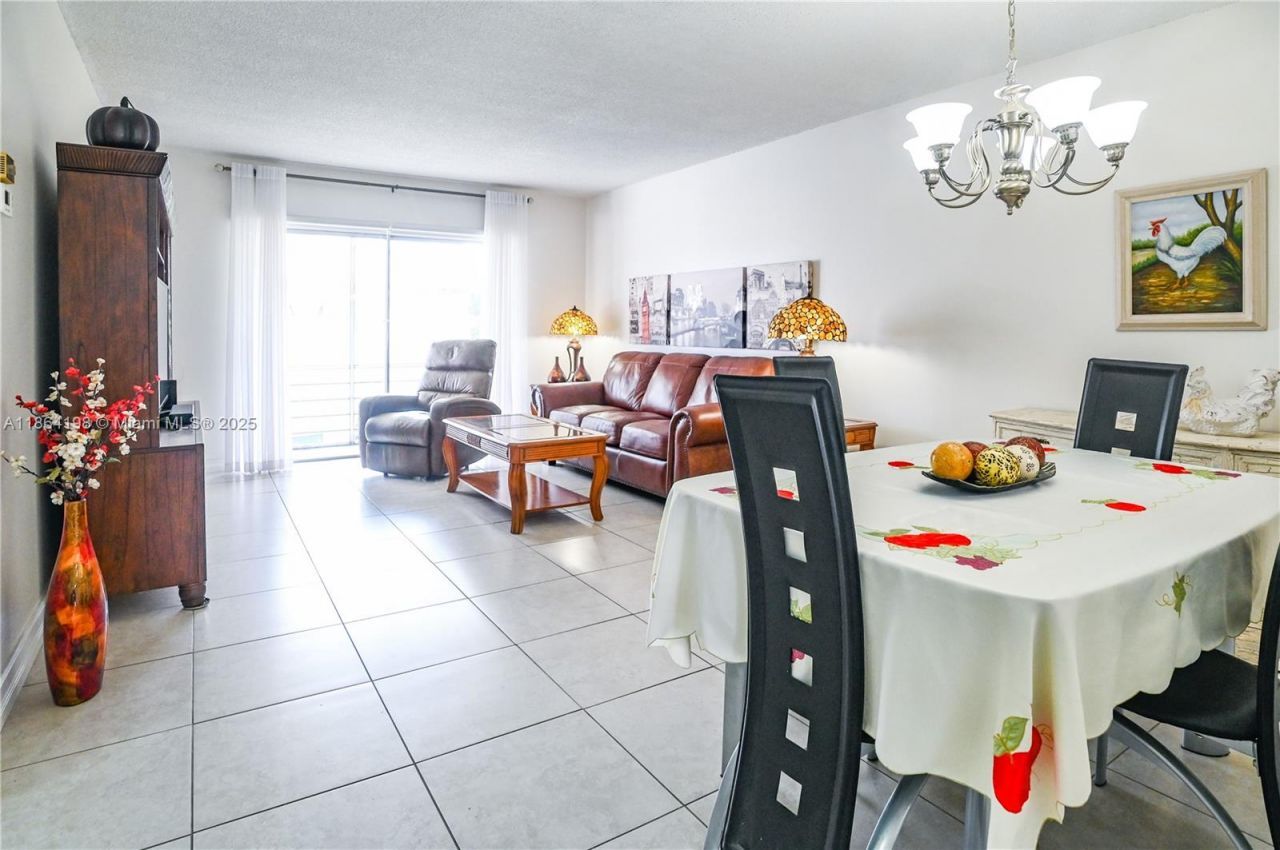 4441 NW 16th St, Unit J301, Lauderhill, FL 33313 Photo