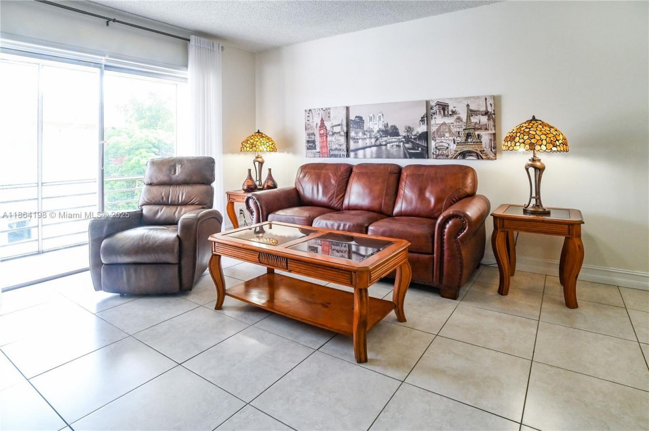 4441 NW 16th St, Unit J301, Lauderhill, FL 33313 Photo