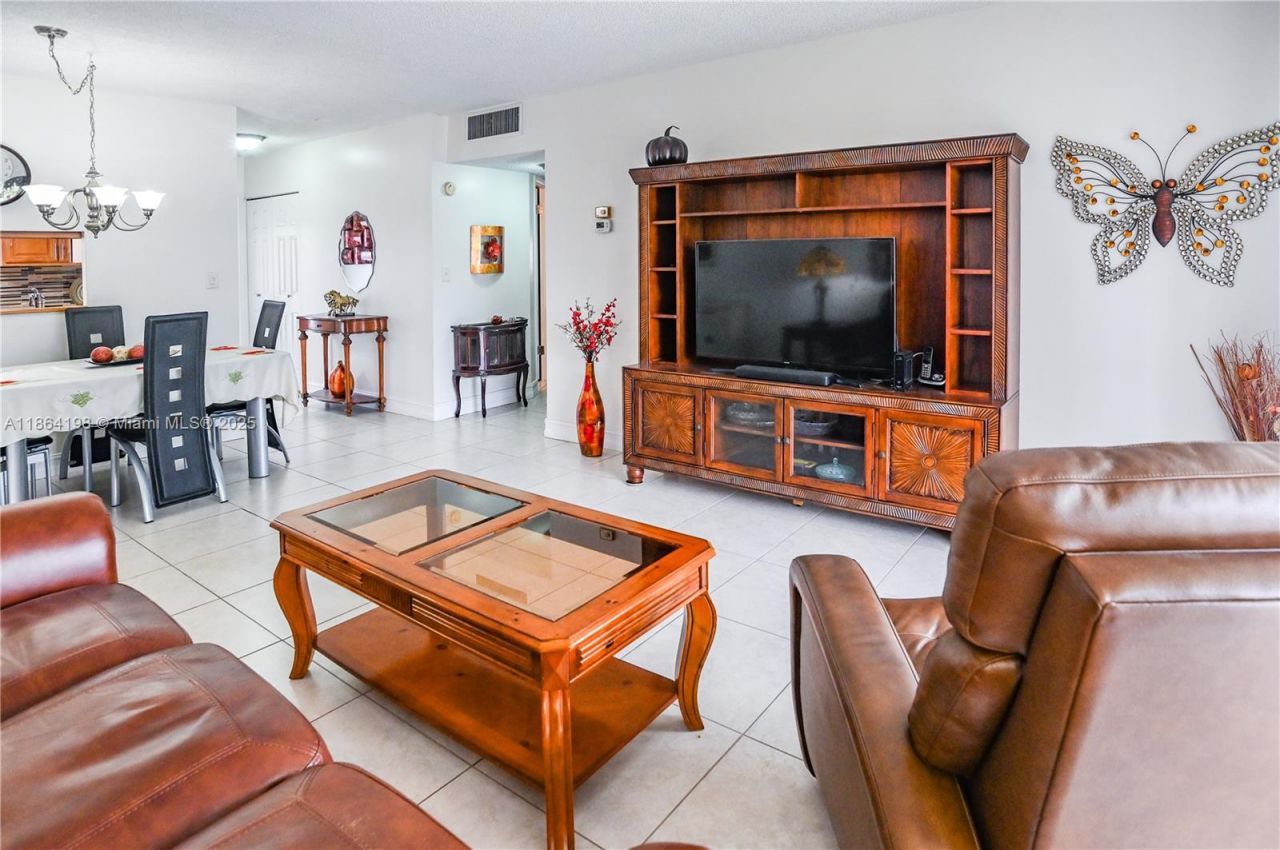 4441 NW 16th St, Unit J301, Lauderhill, FL 33313 Photo