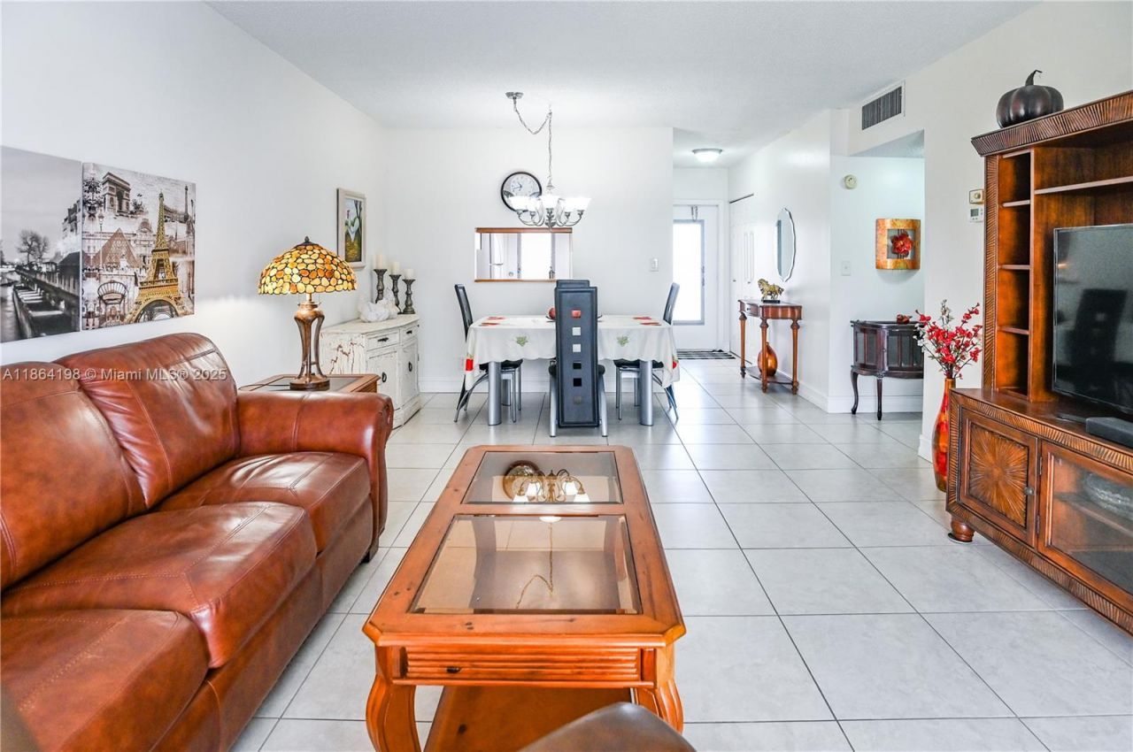 4441 NW 16th St, Unit J301, Lauderhill, FL 33313 Photo