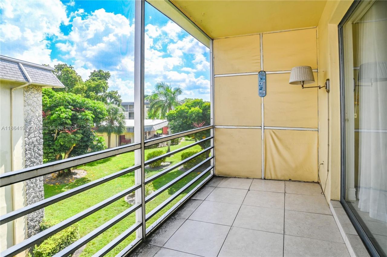 4441 NW 16th St, Unit J301, Lauderhill, FL 33313 Photo
