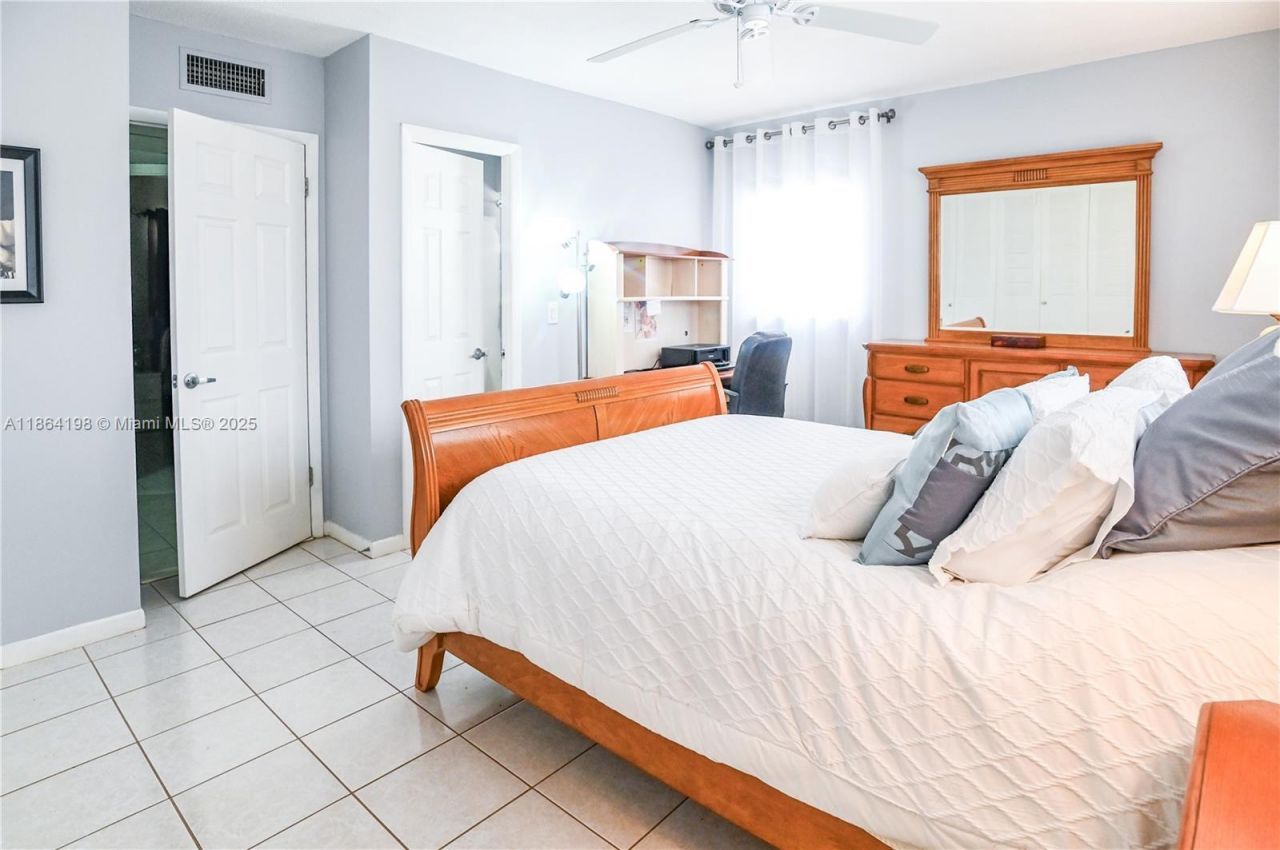 4441 NW 16th St, Unit J301, Lauderhill, FL 33313 Photo