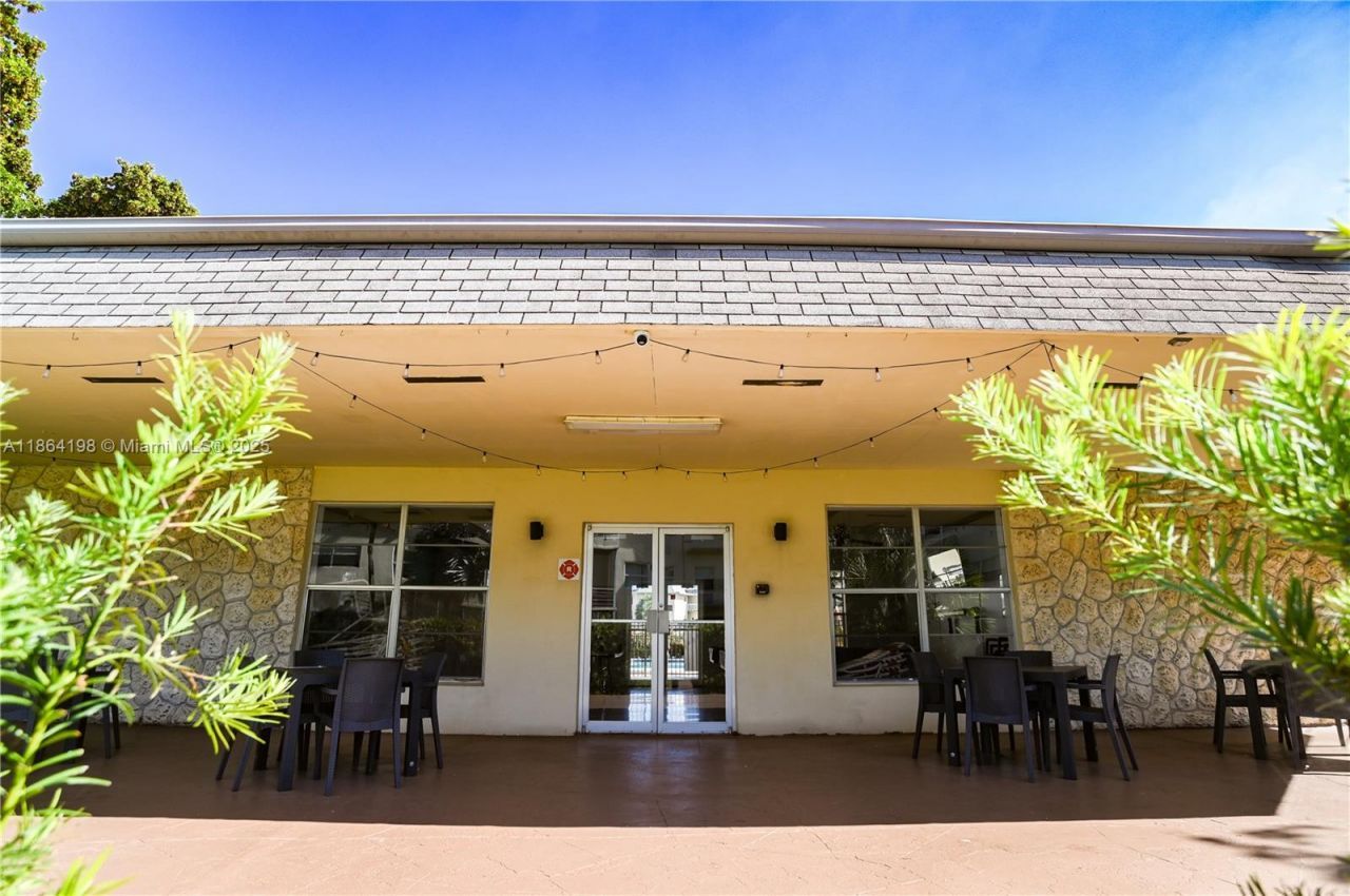 4441 NW 16th St, Unit J301, Lauderhill, FL 33313 Photo
