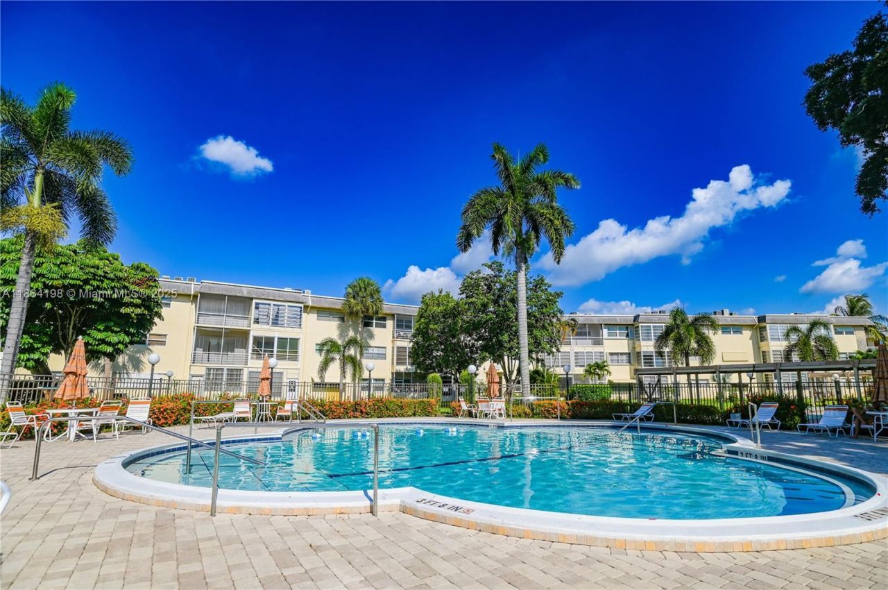 4441 NW 16th St, Unit J301, Lauderhill, FL 33313 Photo