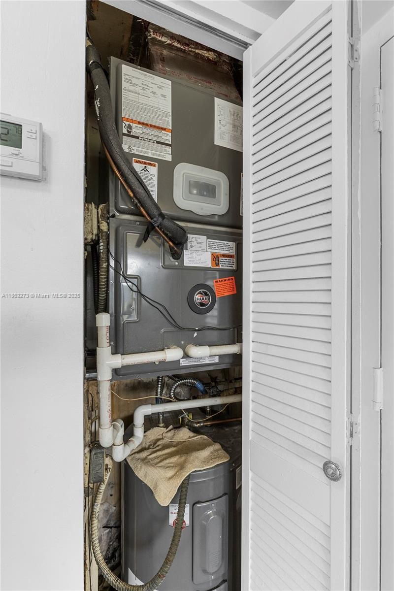 1000 Saint Charles Pl, Unit 319, Pembroke Pines, FL 33026 Photo