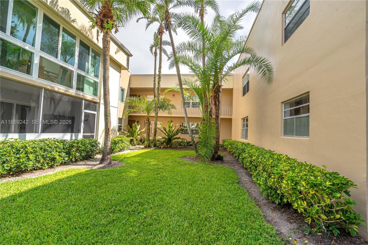 402 Capri I, Unit 402, Delray Beach, FL 33484 Photo