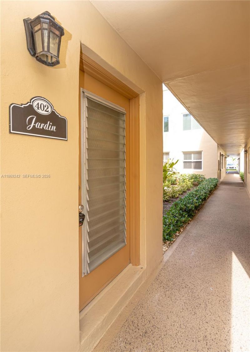 402 Capri I, Unit 402, Delray Beach, FL 33484 Photo