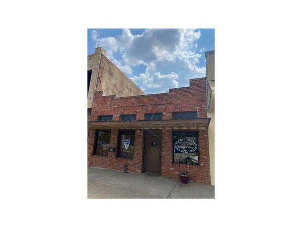 215 Main Street SW, Ennis, TX 75119