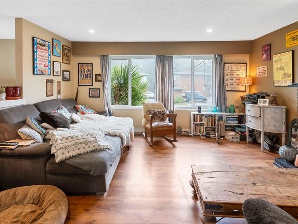 1550 Larch Rd, Ucluelet, BC V0R 3A0