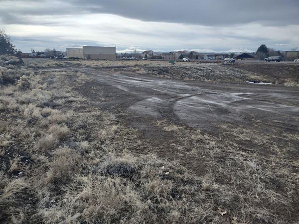 3.27 acres S Hwy 97, Redmond, OR 97756