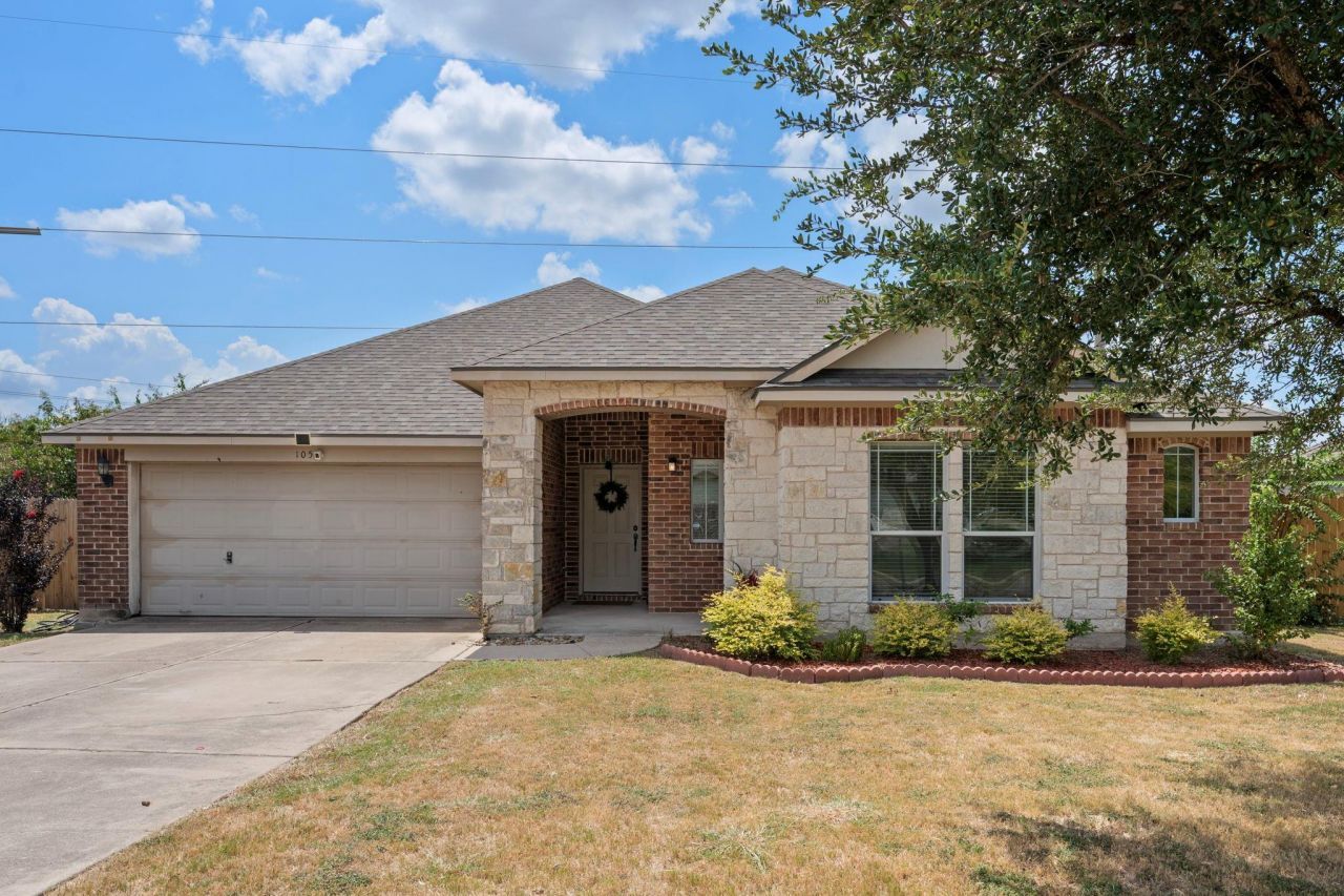 105 Mattingly St, Hutto, TX 78634 Main Photo