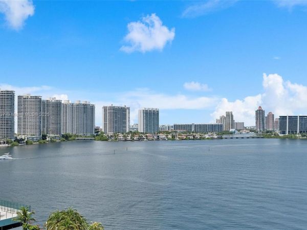 251 174th St, Unit 1005, Sunny Isles Beach, FL 33160