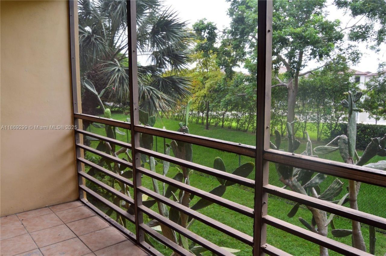 3490 Foxcroft Rd, Unit B212, Miramar, FL 33025 Photo
