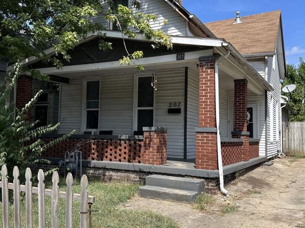 207 W Columbia Street, Evansville, IN 47710