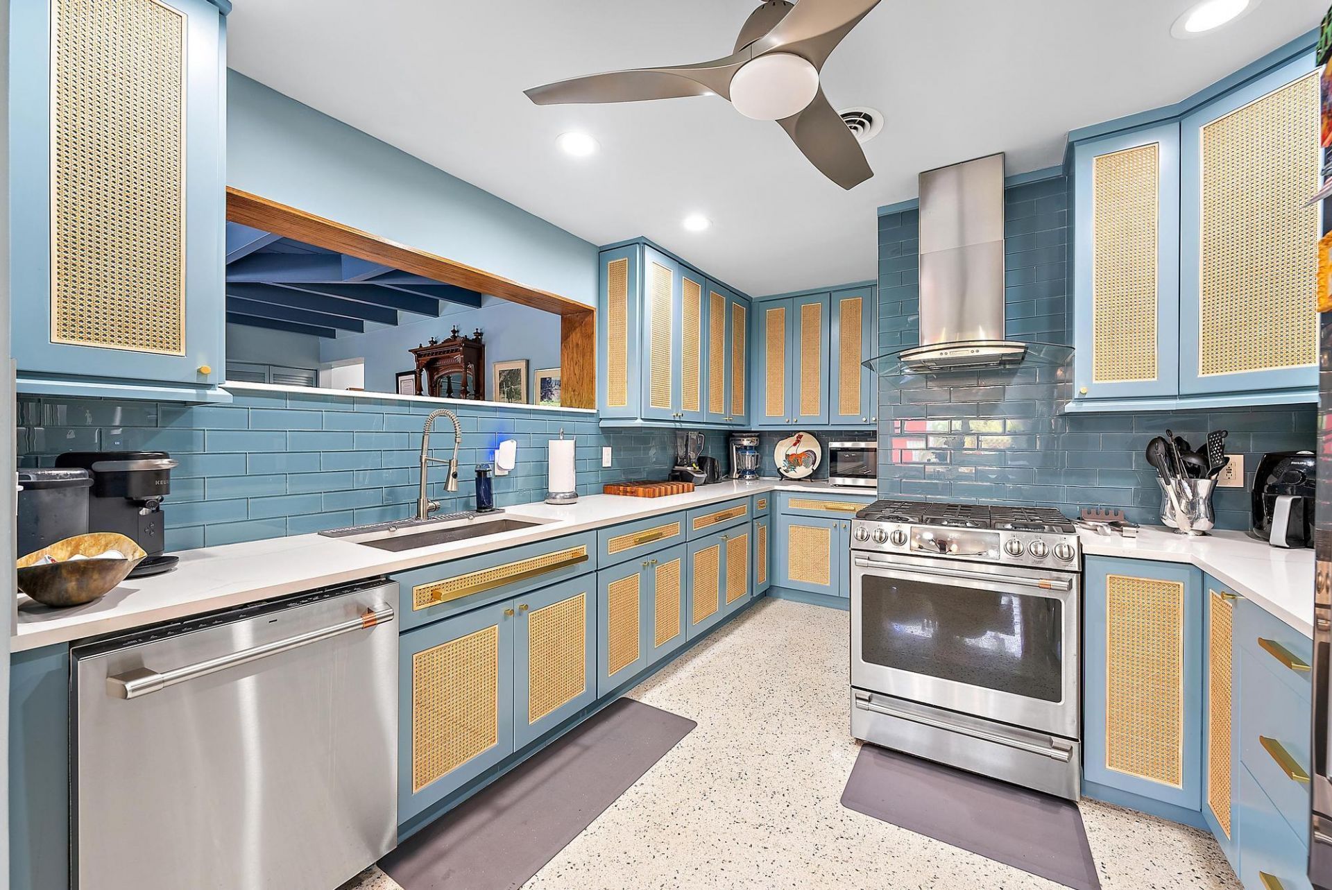 631 S Palmway, Lake Worth Beach, FL 33460 Photo