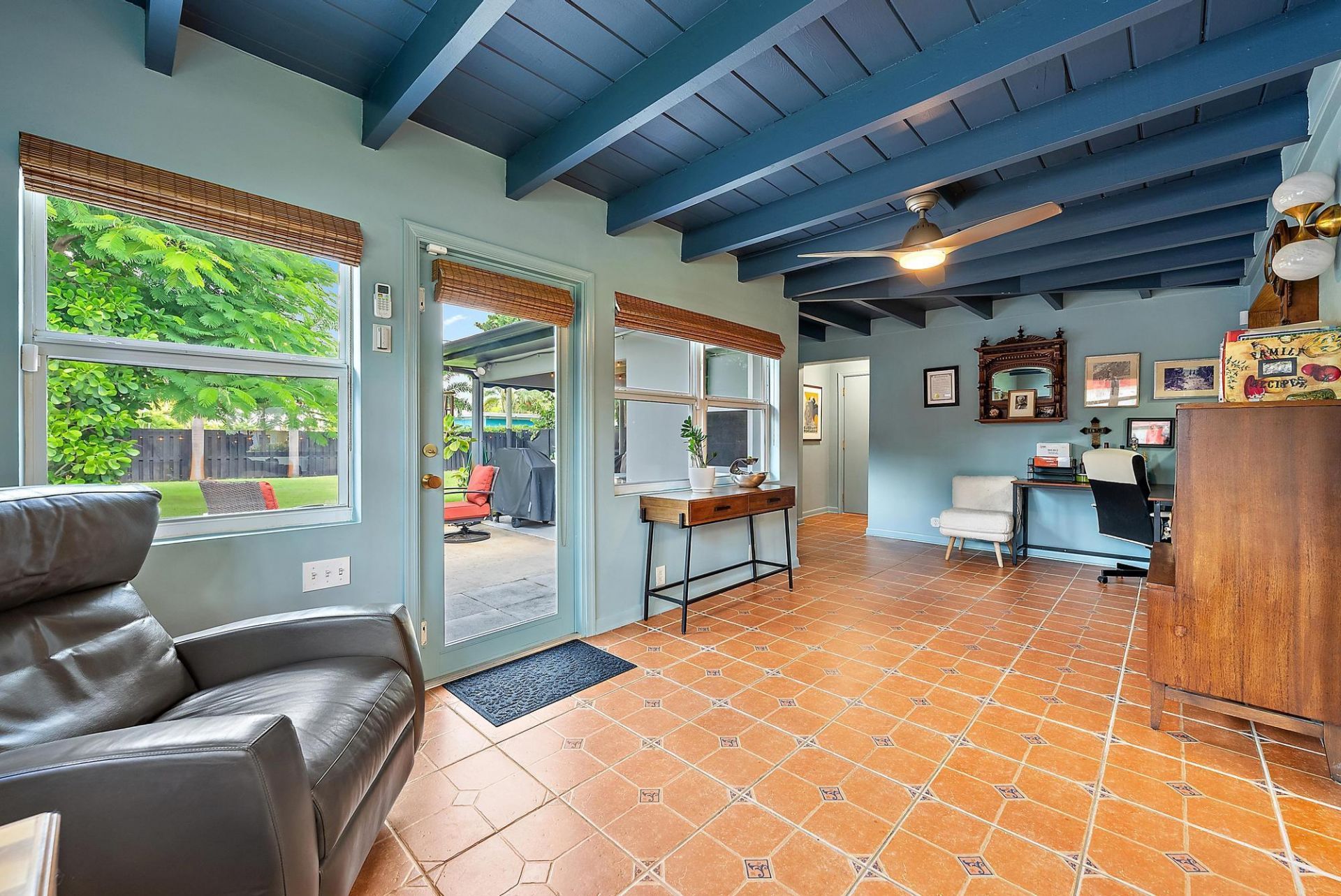 631 S Palmway, Lake Worth Beach, FL 33460 Photo