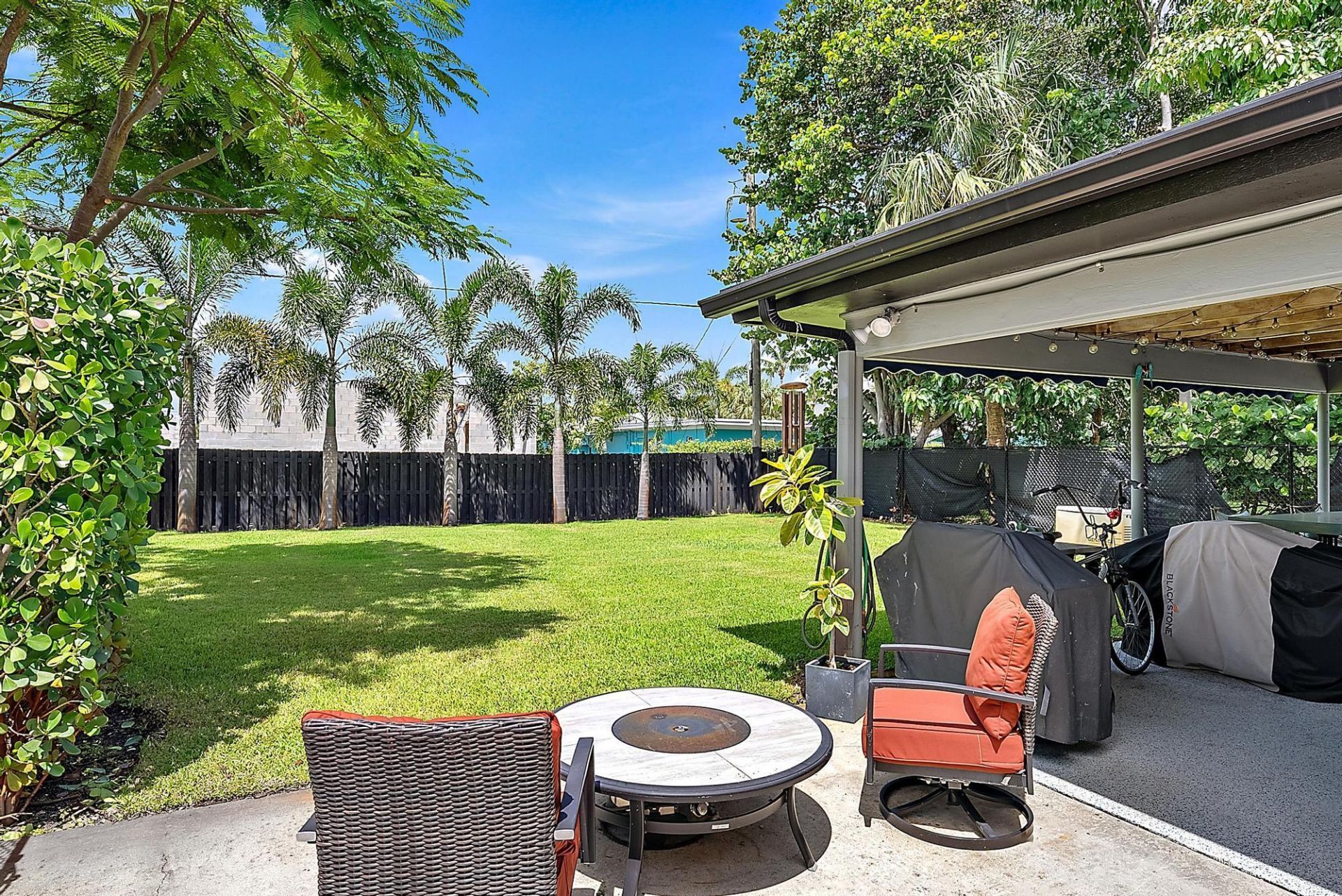 631 S Palmway, Lake Worth Beach, FL 33460 Photo