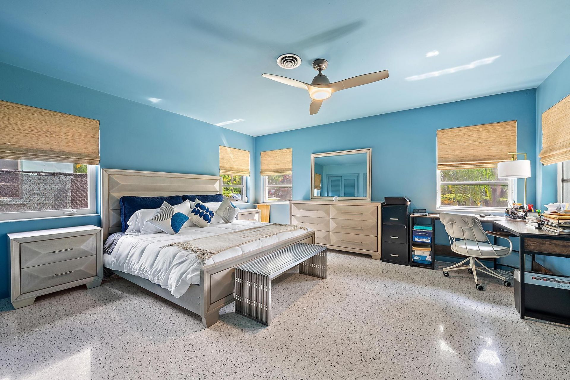 631 S Palmway, Lake Worth Beach, FL 33460 Photo