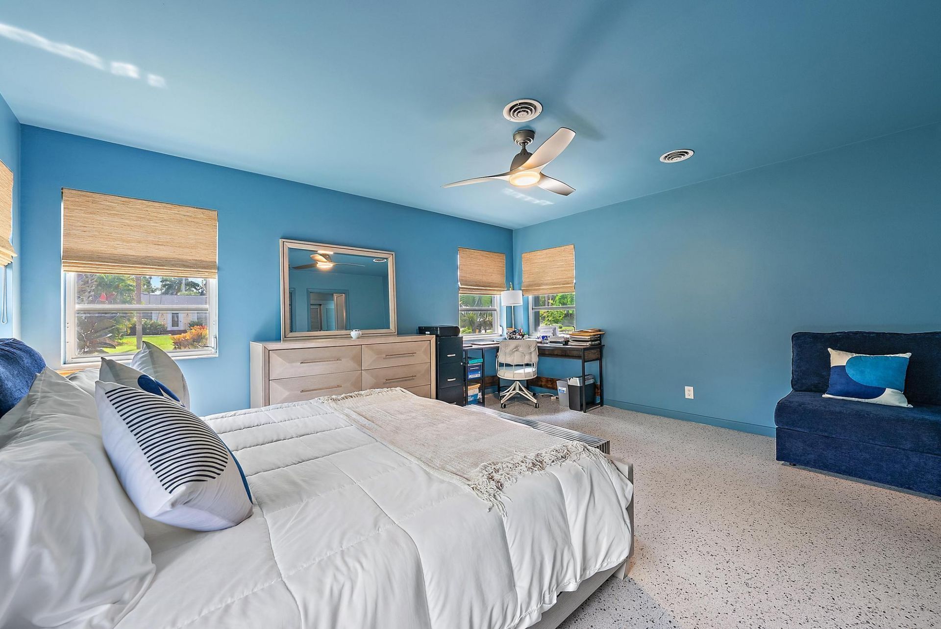 631 S Palmway, Lake Worth Beach, FL 33460 Photo