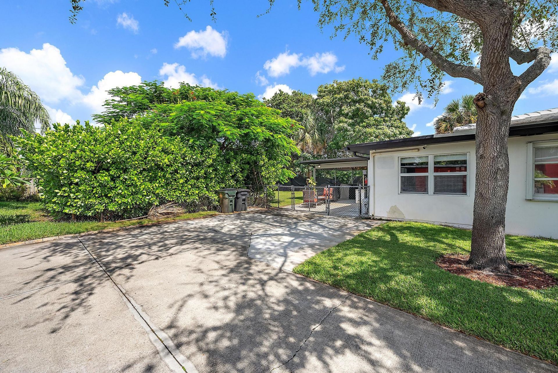 631 S Palmway, Lake Worth Beach, FL 33460 Photo