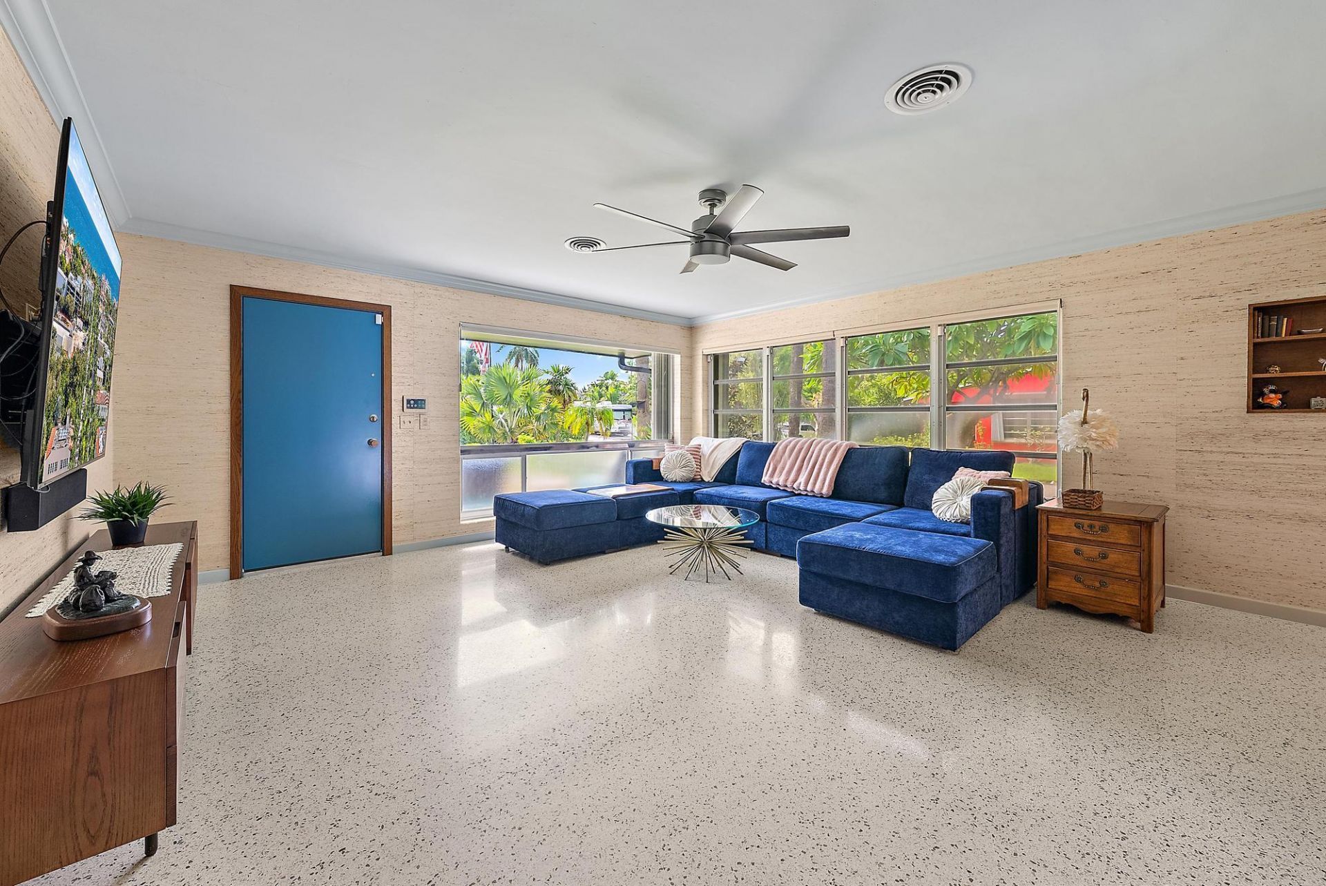 631 S Palmway, Lake Worth Beach, FL 33460 Photo