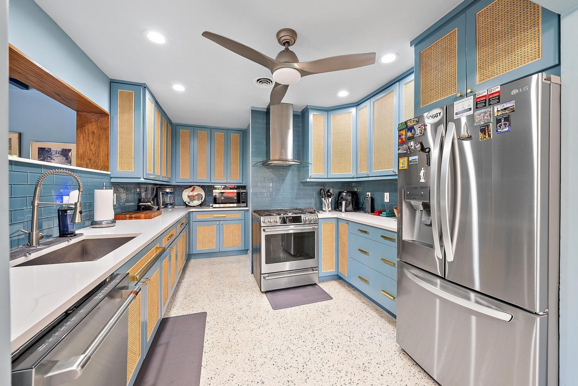 631 S Palmway, Lake Worth Beach, FL 33460 Photo