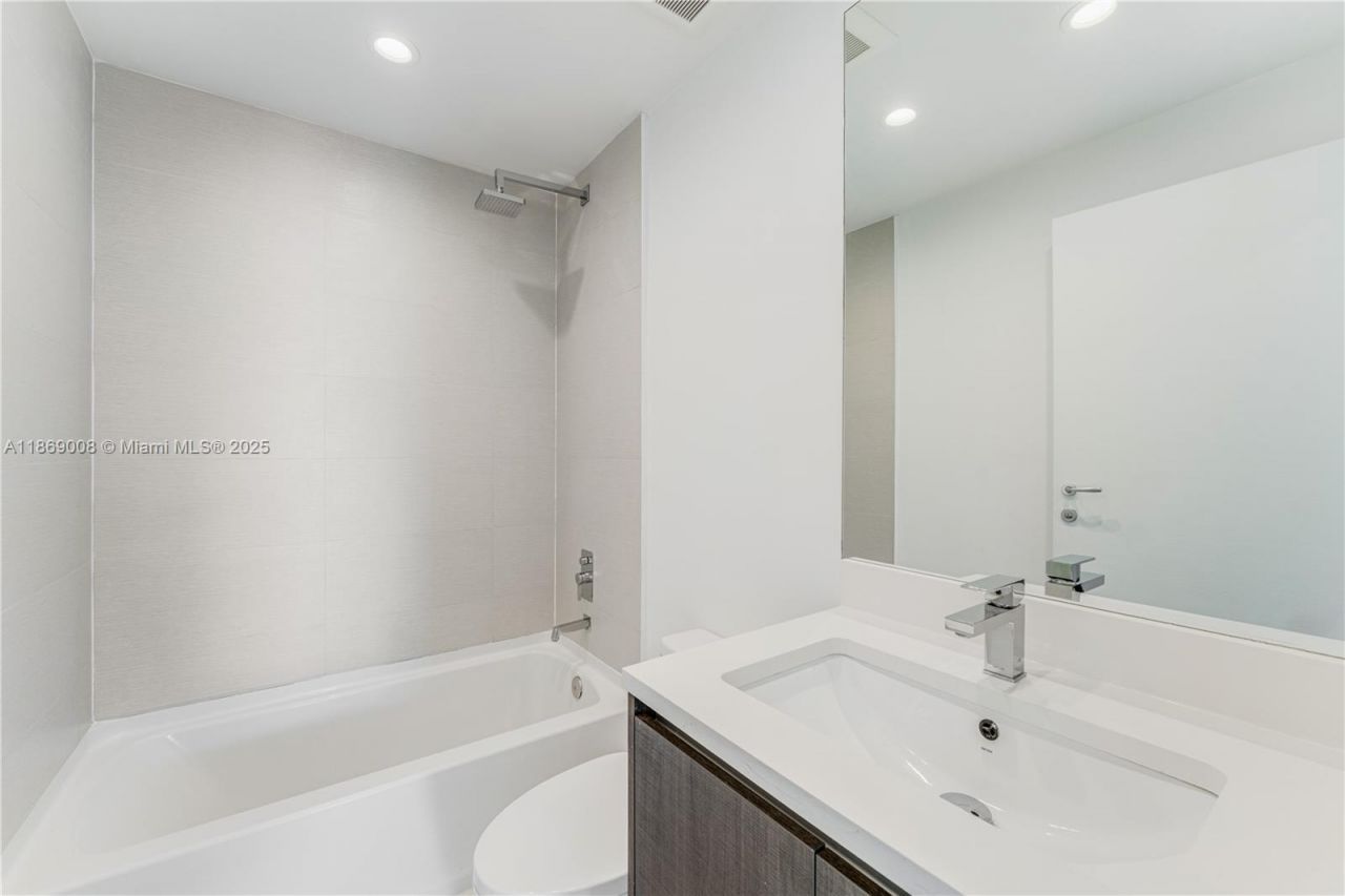 1150 102nd St, Unit 703, Bay Harbor Islands, FL 33154 Photo