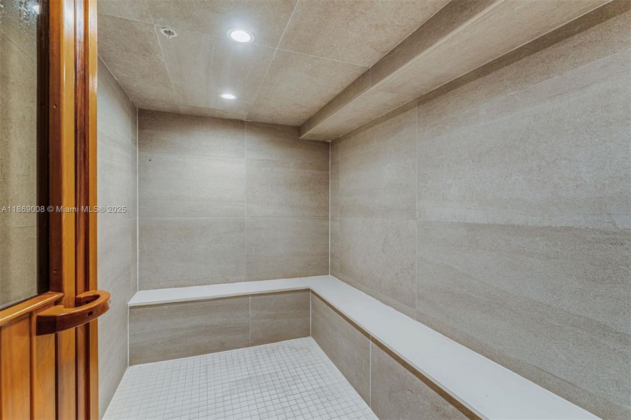 1150 102nd St, Unit 703, Bay Harbor Islands, FL 33154 Photo