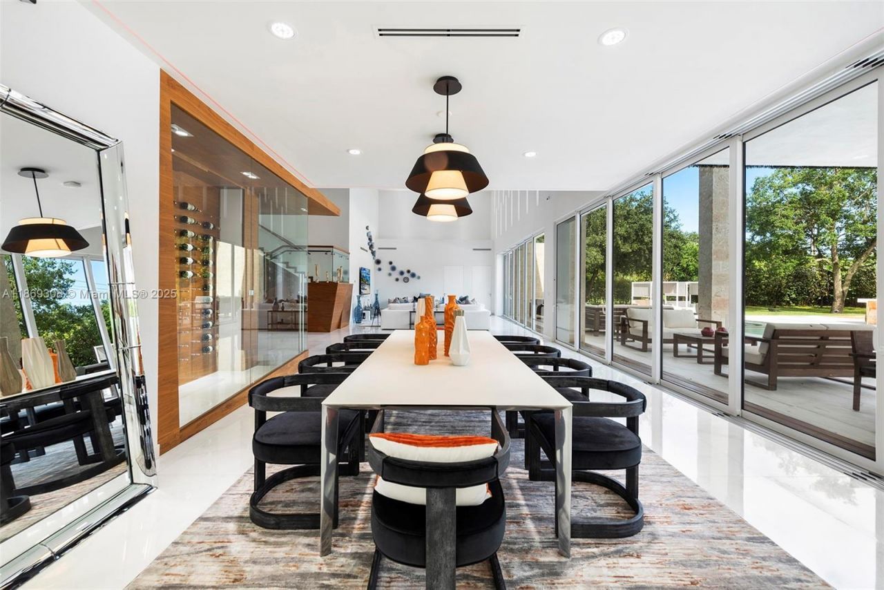 7450 SW 102nd St, Pinecrest, FL 33156 Photo