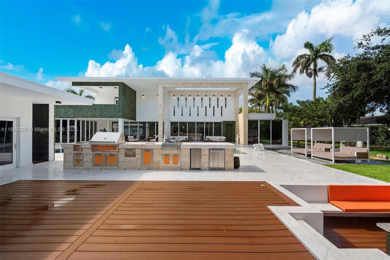 7450 SW 102nd St, Pinecrest, FL 33156 Photo