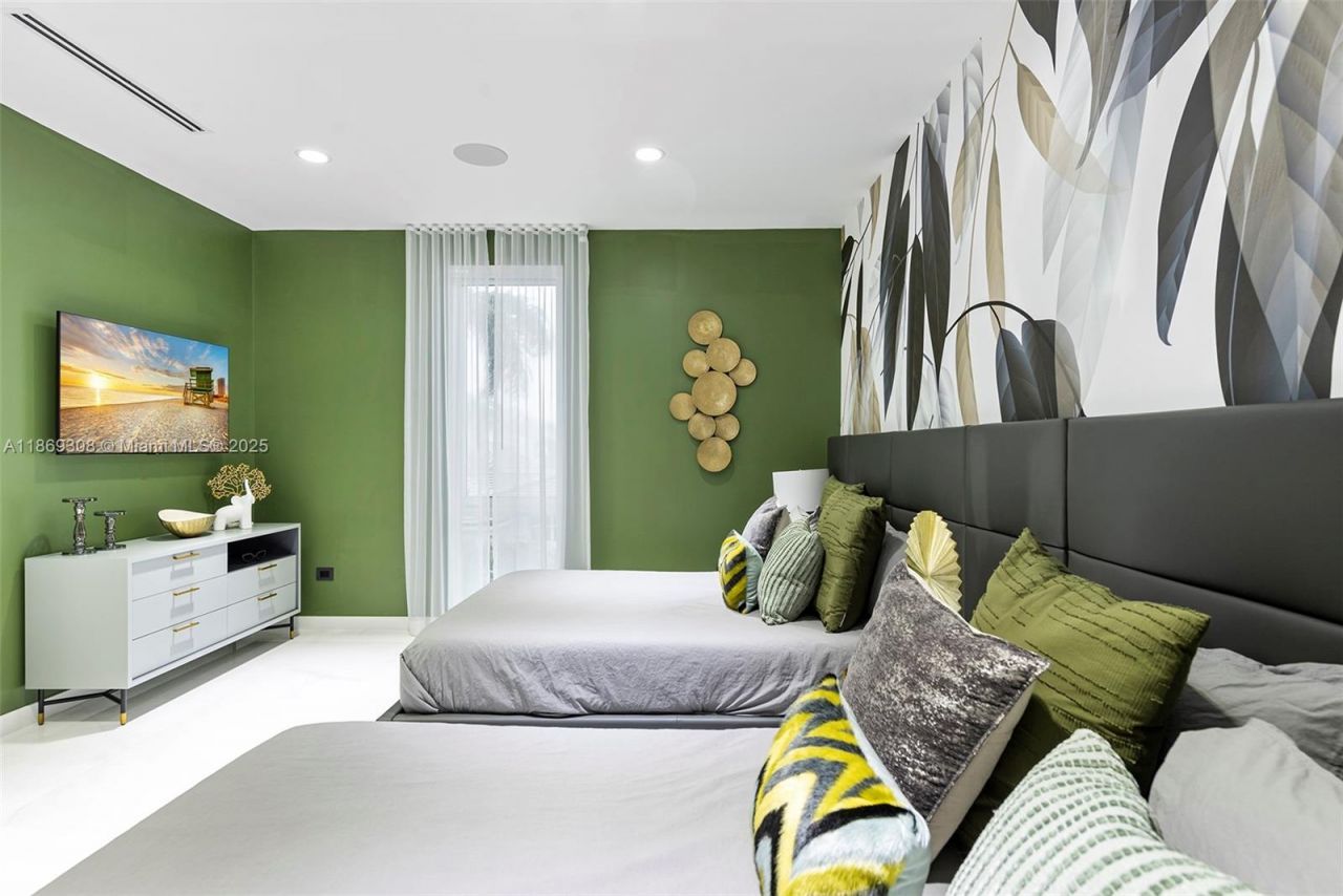 7450 SW 102nd St, Pinecrest, FL 33156 Photo