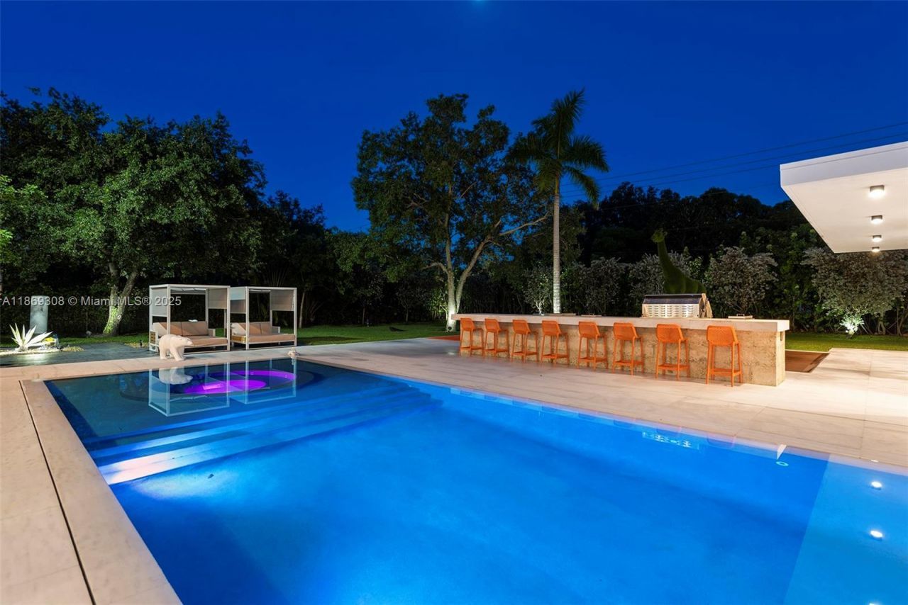 7450 SW 102nd St, Pinecrest, FL 33156 Photo