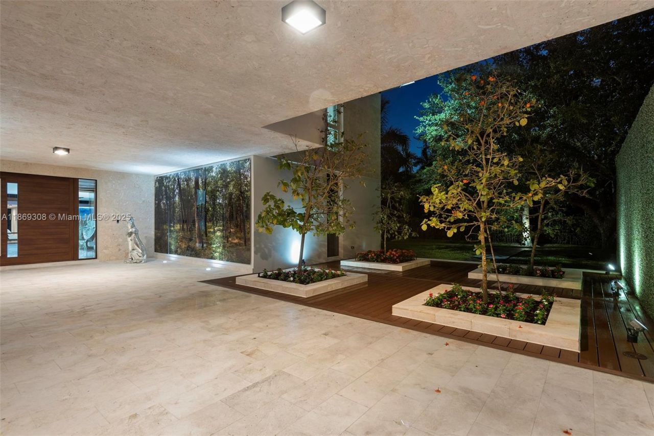 7450 SW 102nd St, Pinecrest, FL 33156 Photo