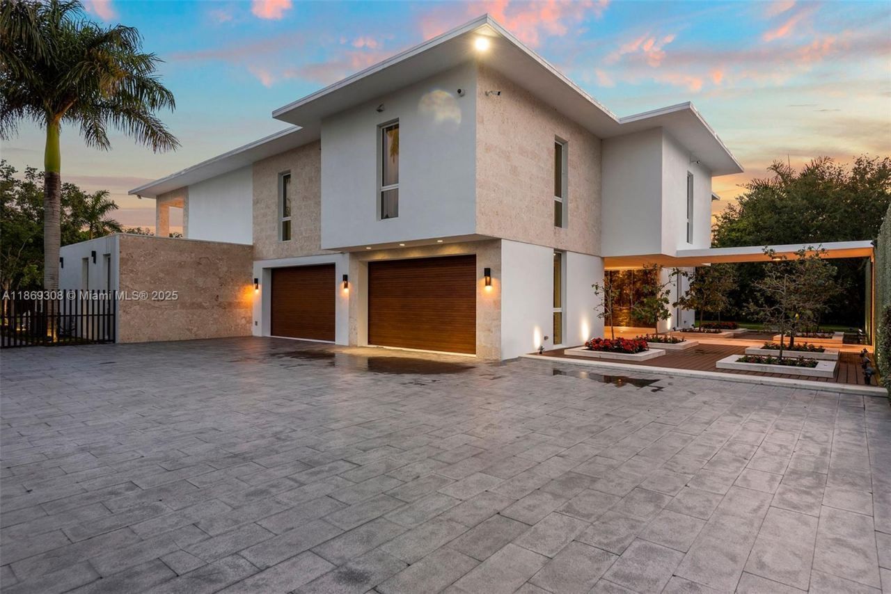 7450 SW 102nd St, Pinecrest, FL 33156 Photo