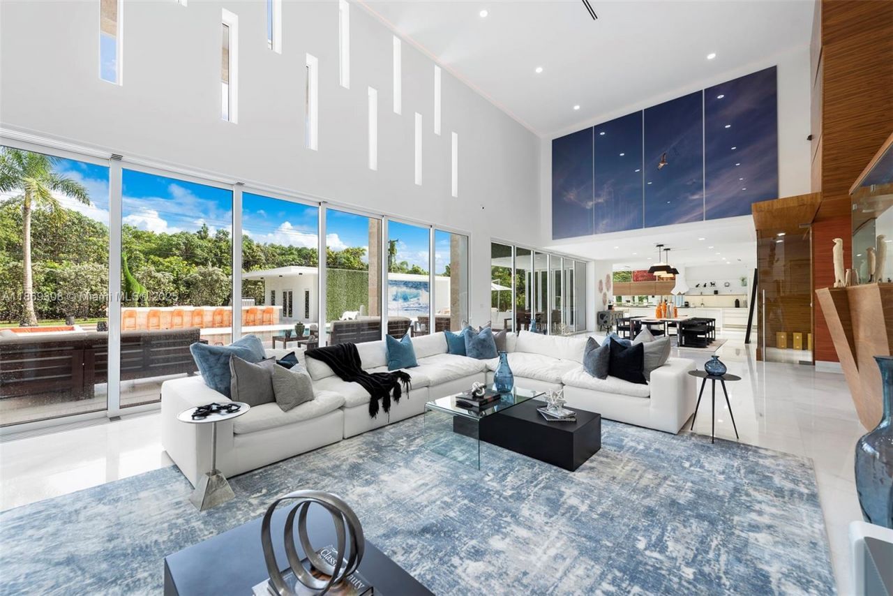 7450 SW 102nd St, Pinecrest, FL 33156 Photo