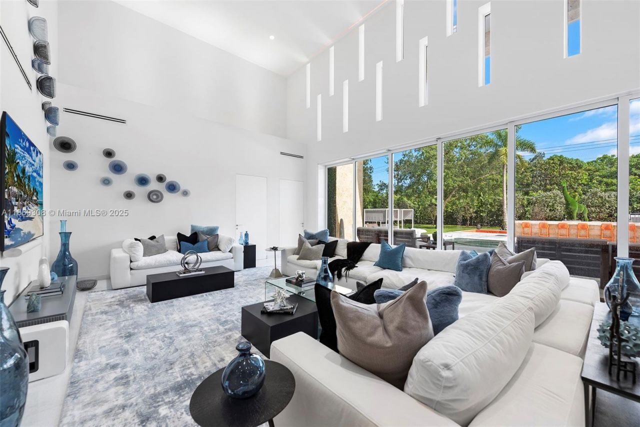 7450 SW 102nd St, Pinecrest, FL 33156 Photo