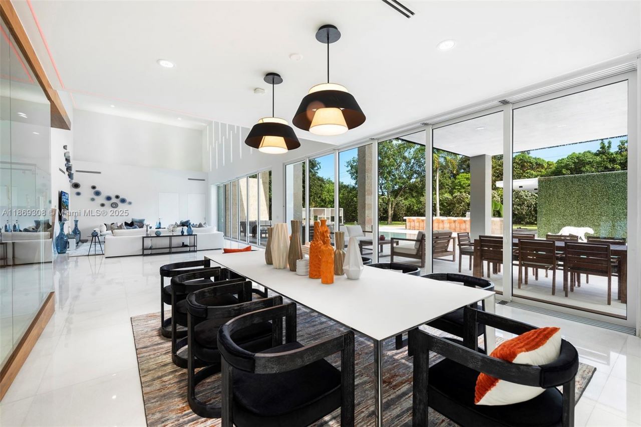 7450 SW 102nd St, Pinecrest, FL 33156 Photo