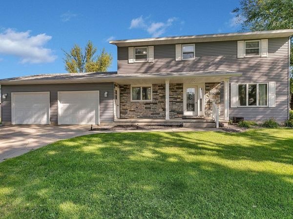 706 7th Avenue NW, Clara City, MN 56222