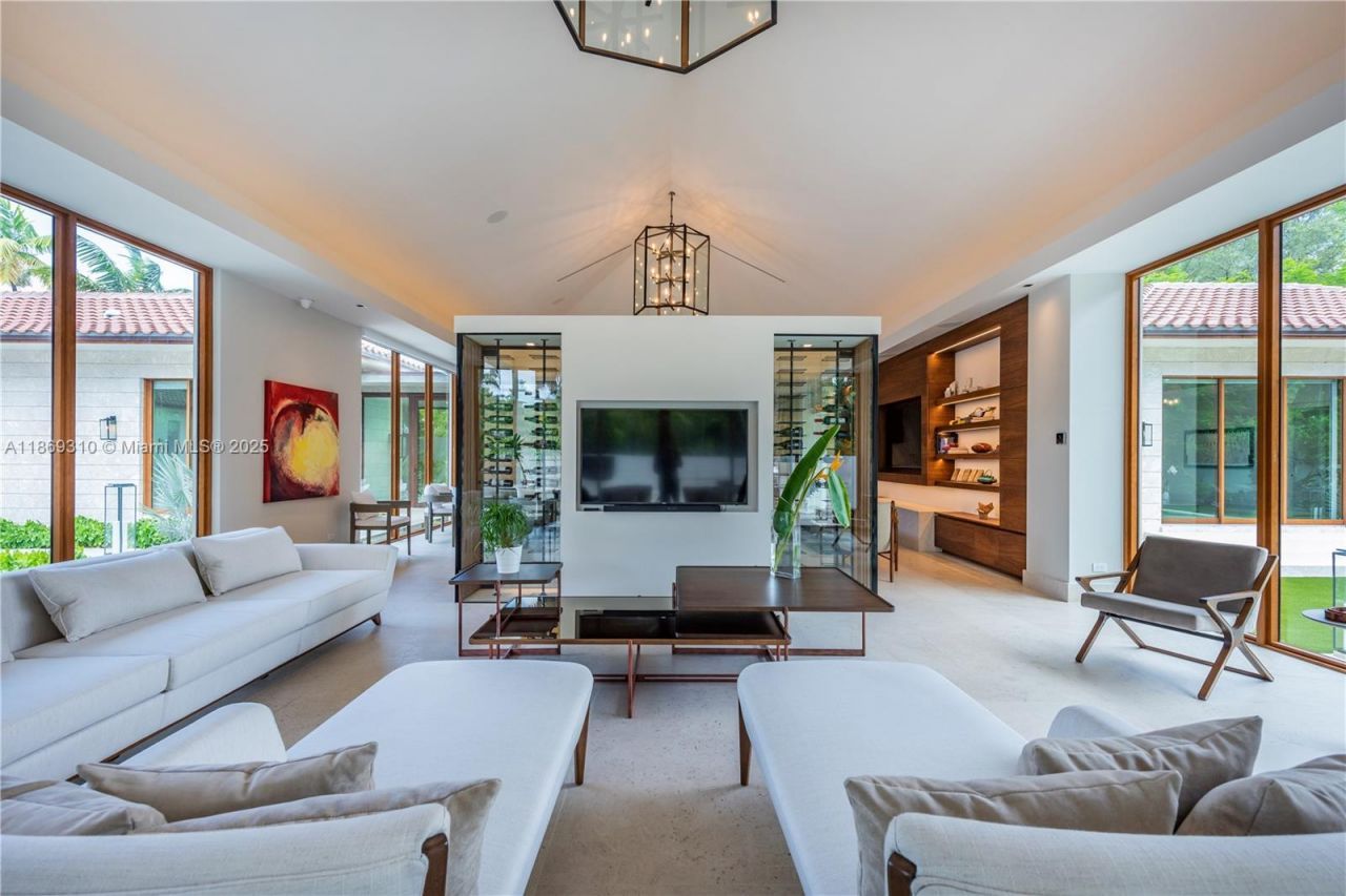 864 NE 84th St, Miami, FL 33138 Photo