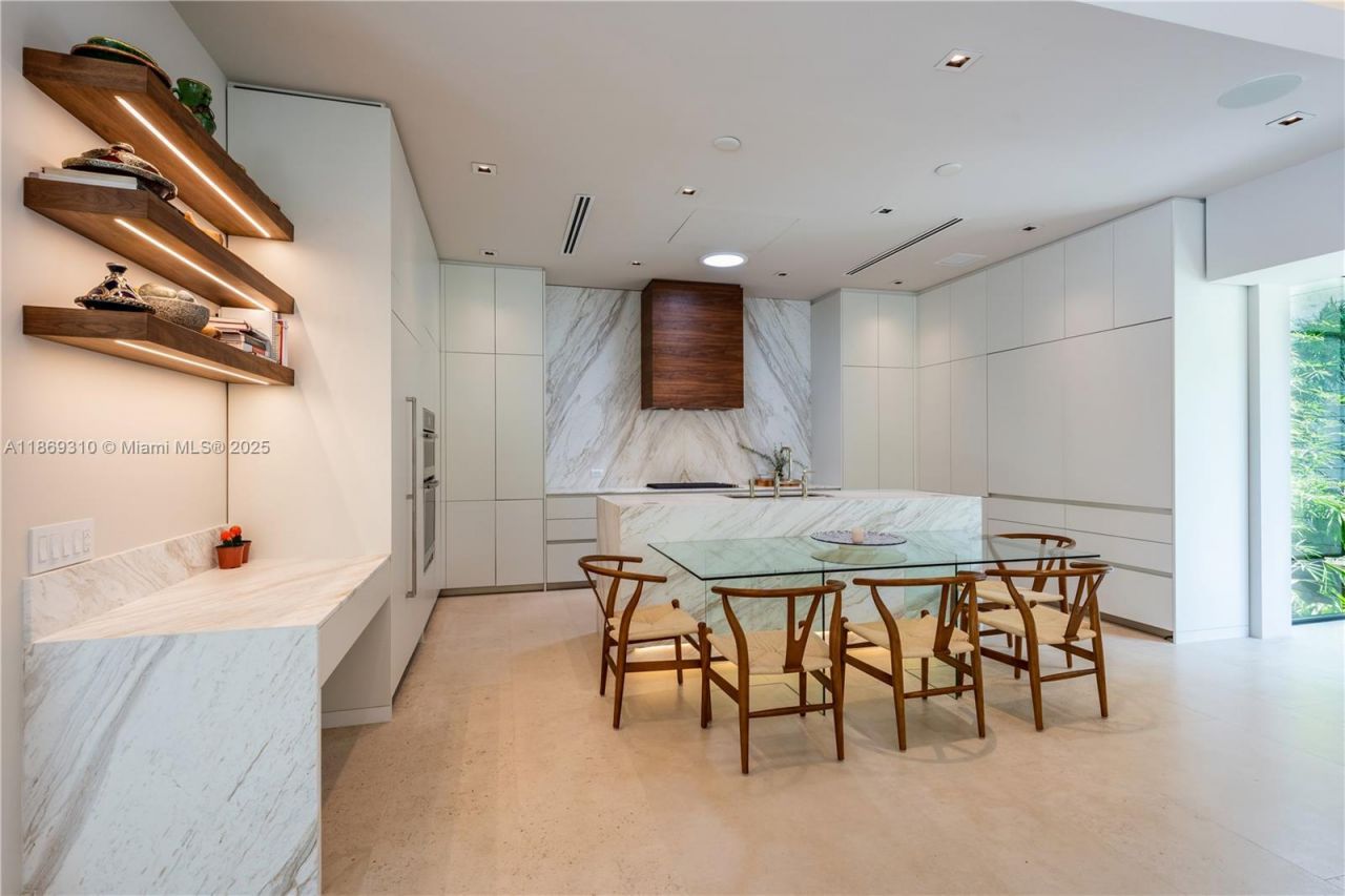 864 NE 84th St, Miami, FL 33138 Photo