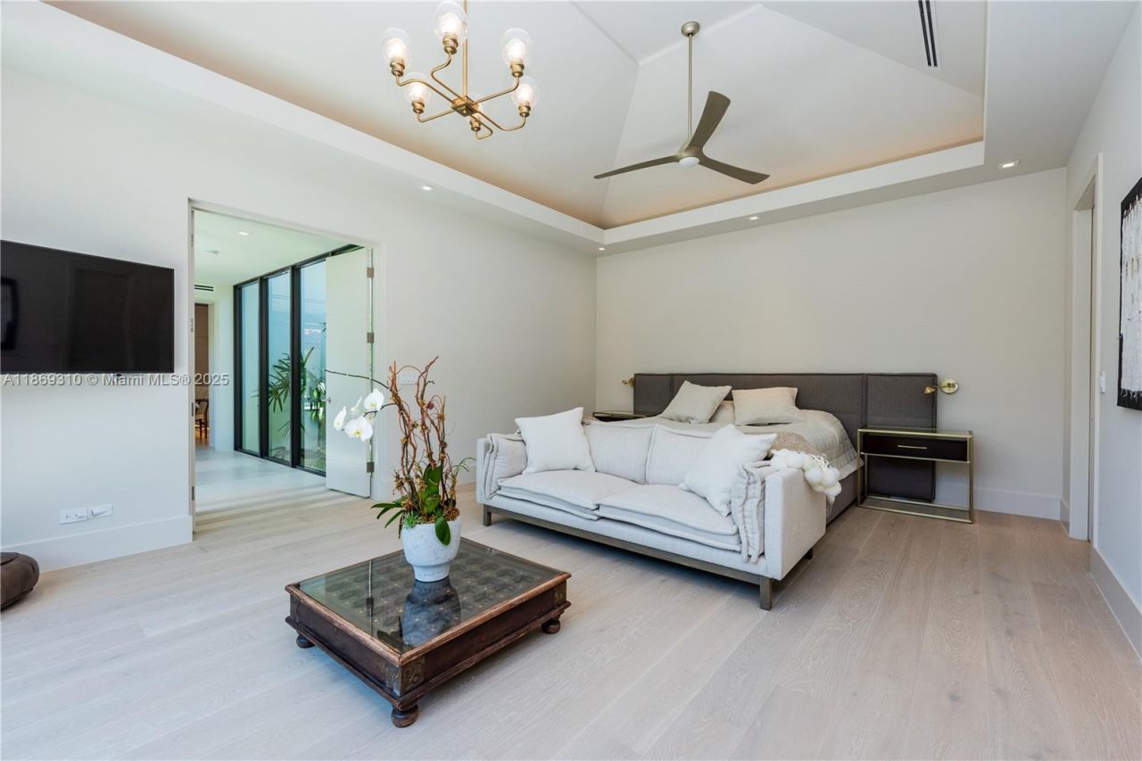 864 NE 84th St, Miami, FL 33138 Photo